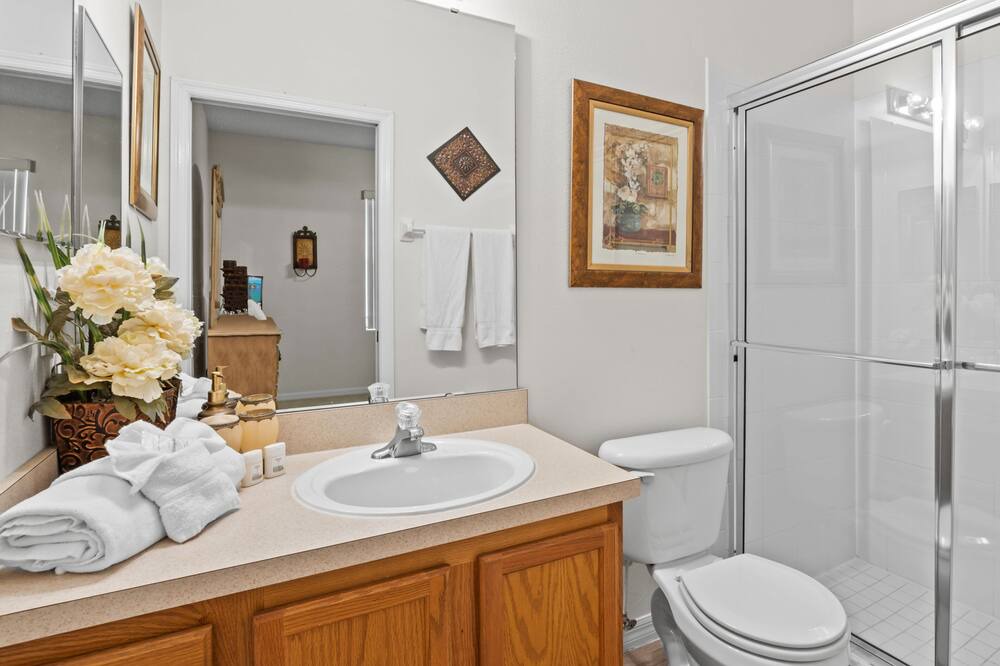 Photo of Bathroom in Sunset Ridge