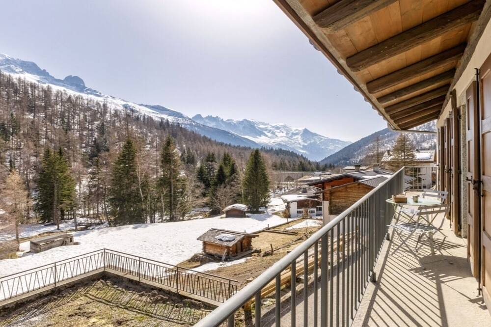 Photo of Outdoor in Montroc