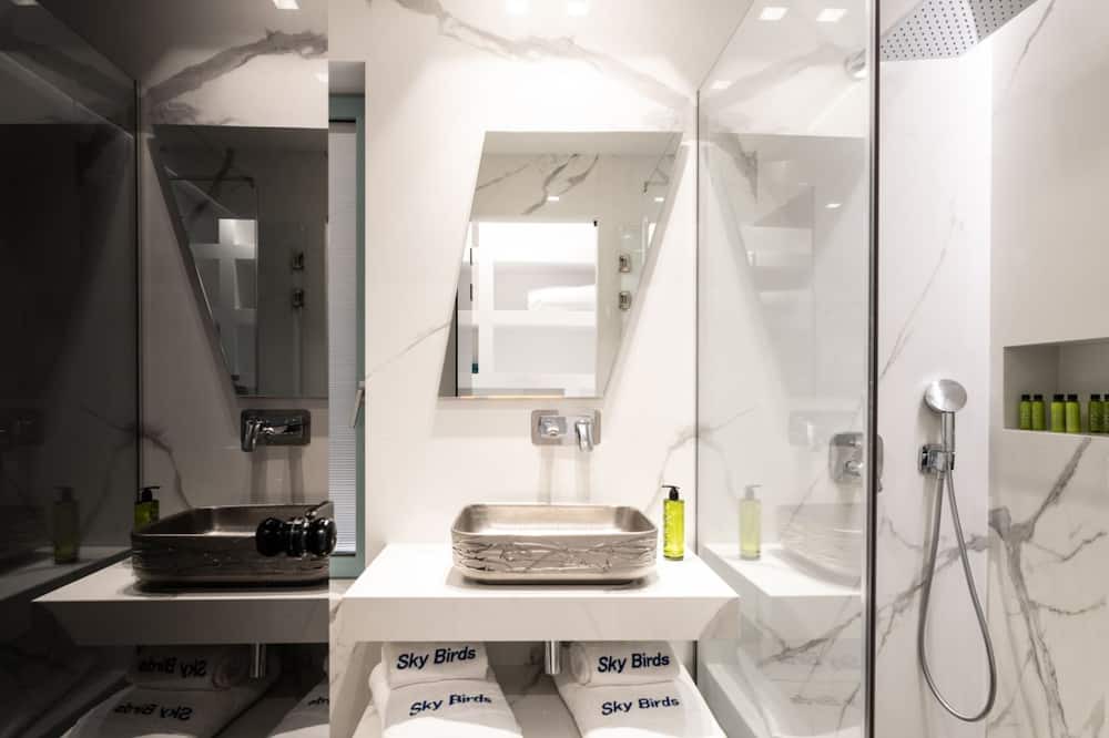 Photo of Bathroom in Elation