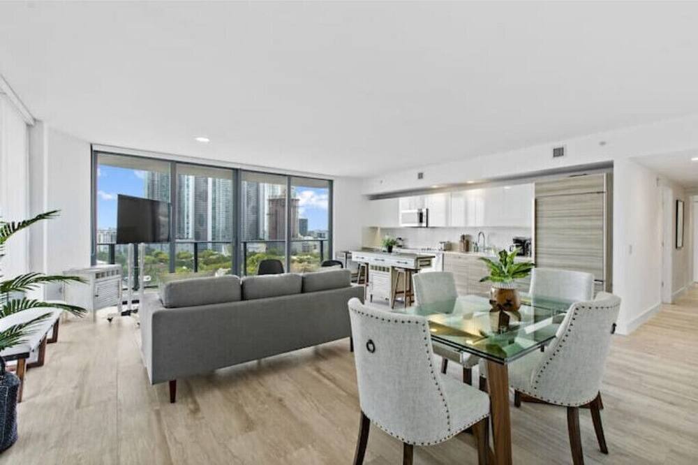 Photo of Livingroom in Midtown