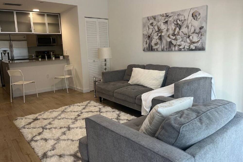 Photo of Livingroom in Town Square