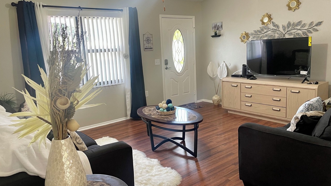 Photo of Livingroom in Winter Haven