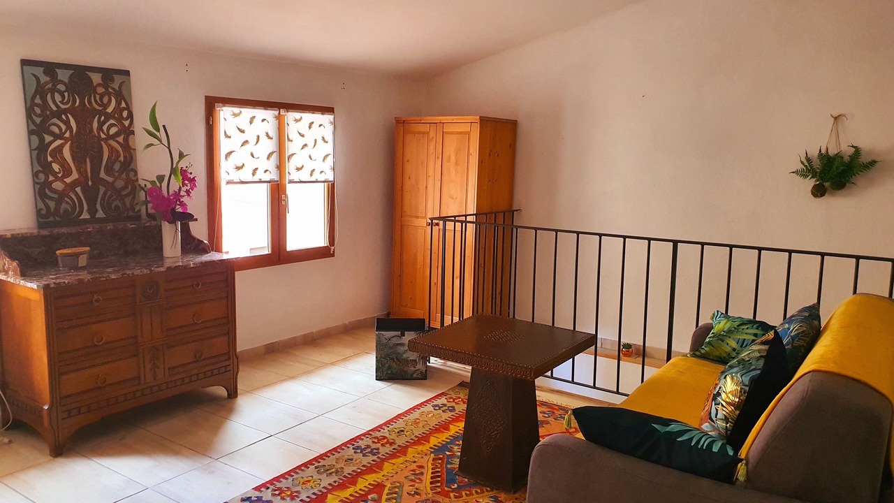 Photo of Livingroom in Puget-Ville