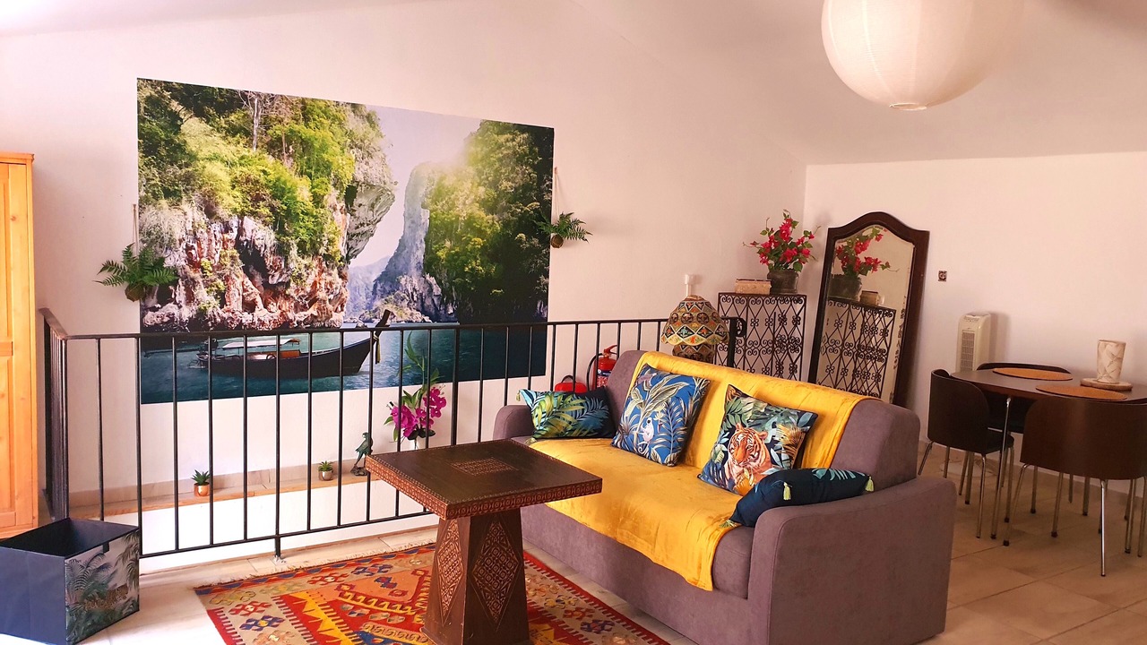 Photo of Livingroom in Puget-Ville