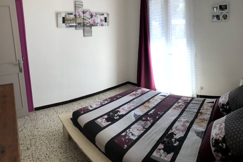 Photo of Bedroom in Varages