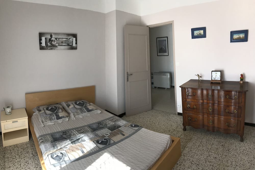 Photo of Bedroom in Varages