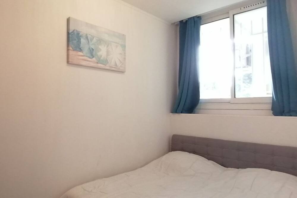 Photo of Bedroom in Sainte-Maxime City Centre