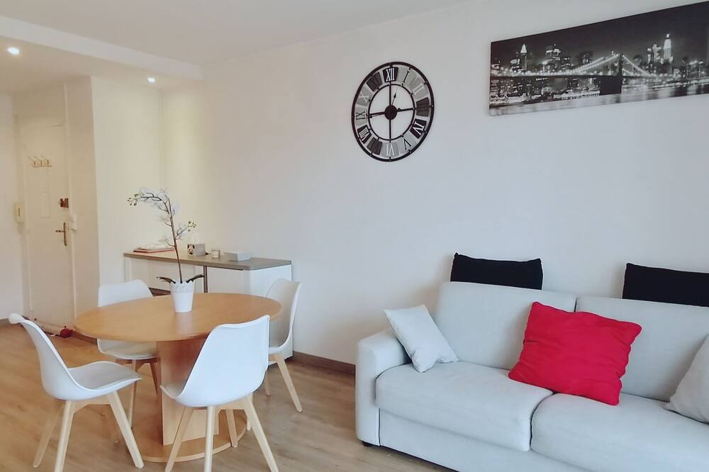 Photo of Livingroom in Sainte-Maxime City Centre