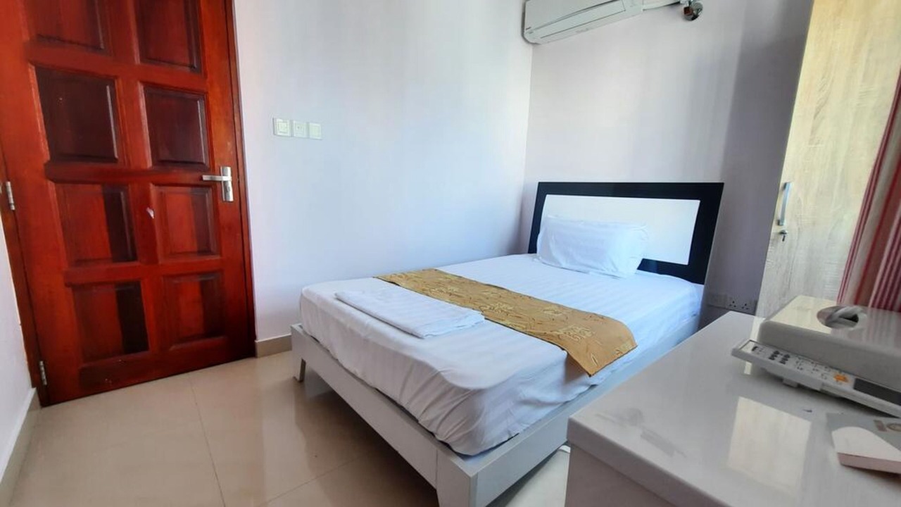Photo of Bedroom in Male