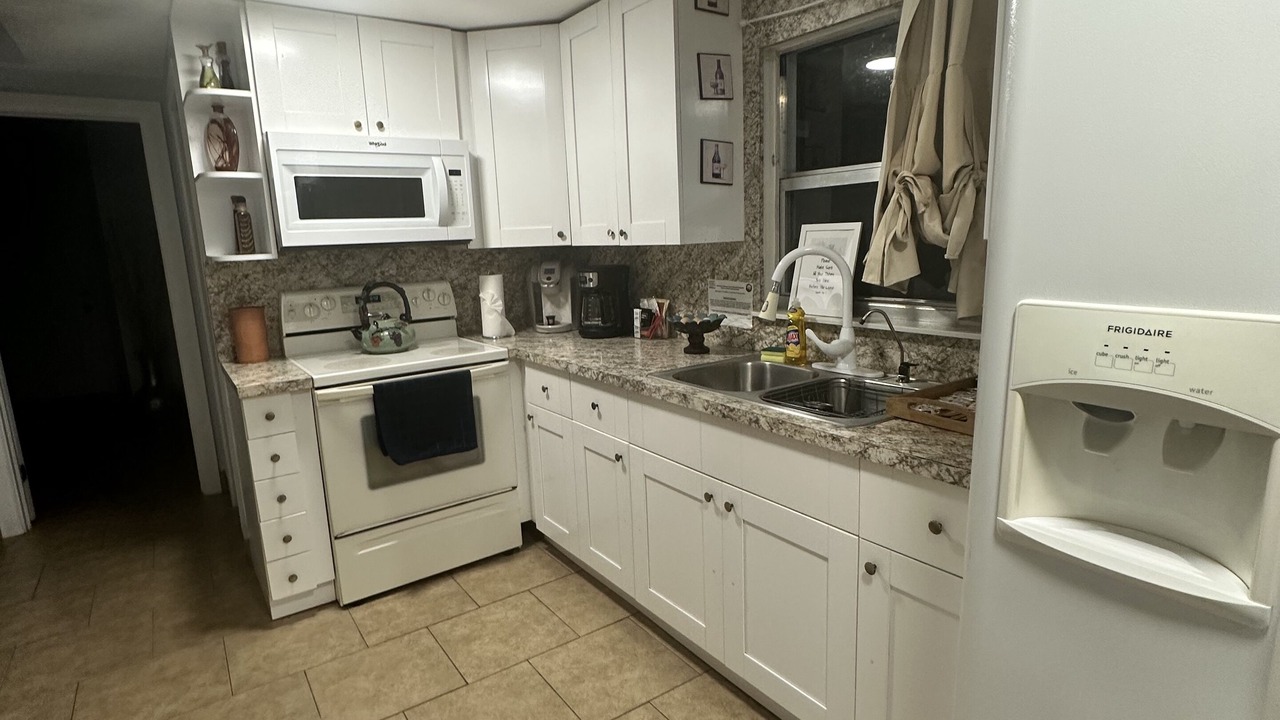 Photo of Kitchen in Florida City
