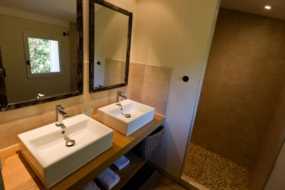 Photo of Bathroom in Mazan
