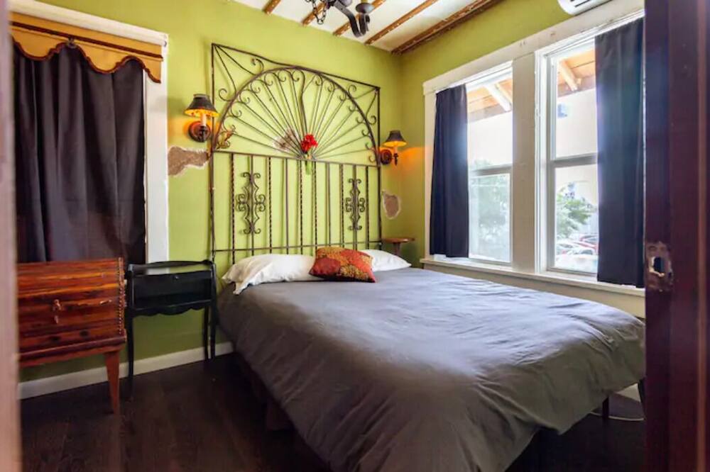 Photo of Bedroom in Midtown