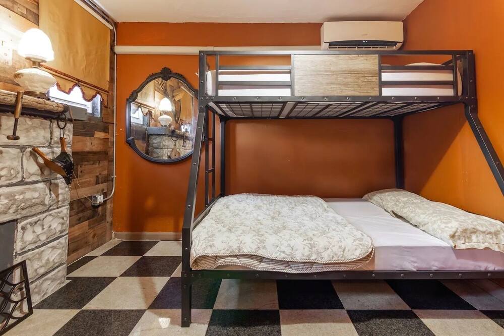 Photo of Bedroom in Midtown