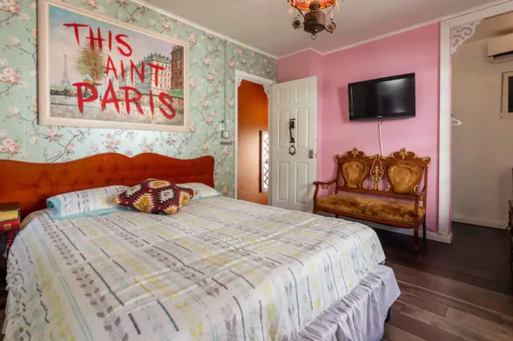 Photo of Bedroom in Midtown