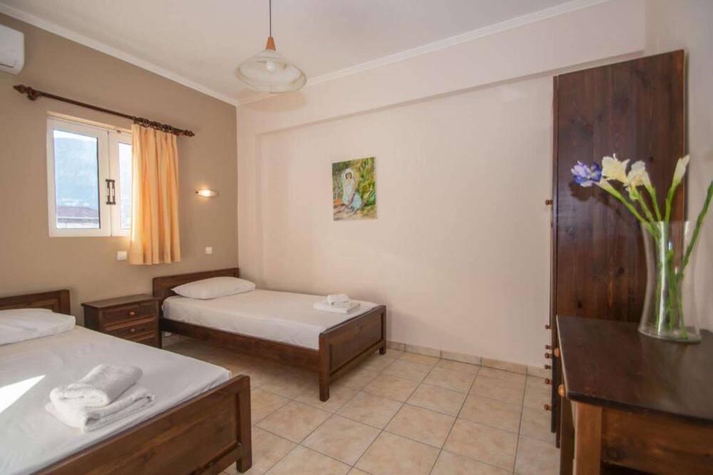 Photo of Bedroom in Alykes