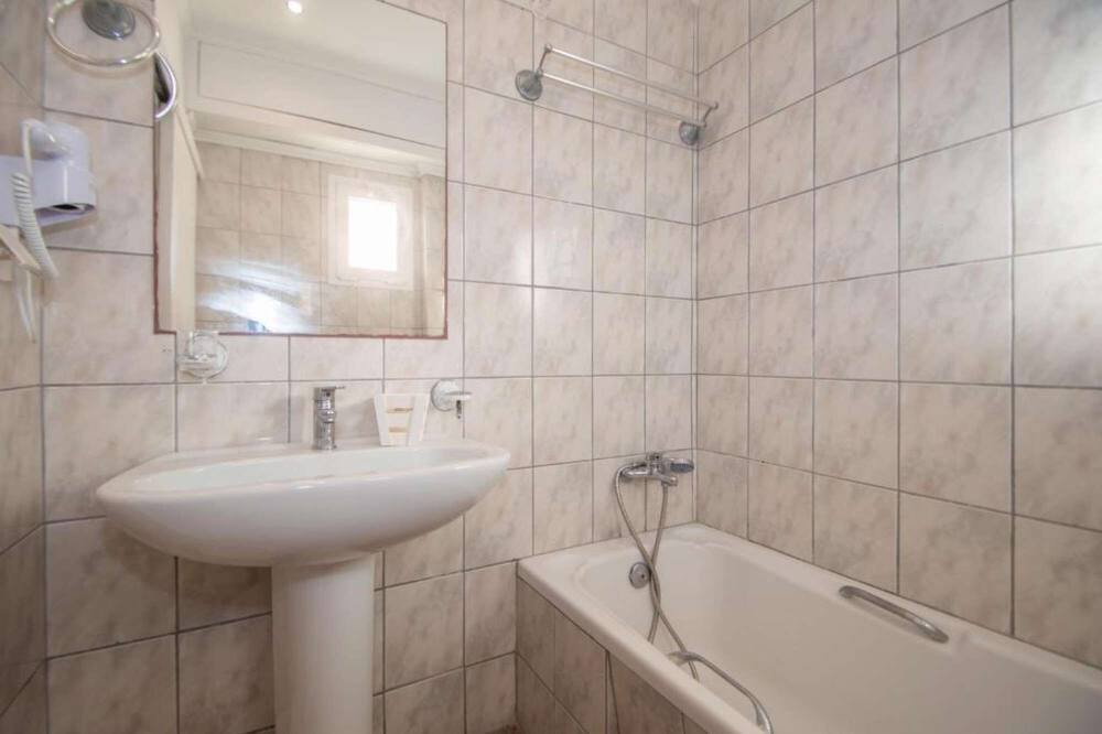 Photo of Bathroom in Alykes