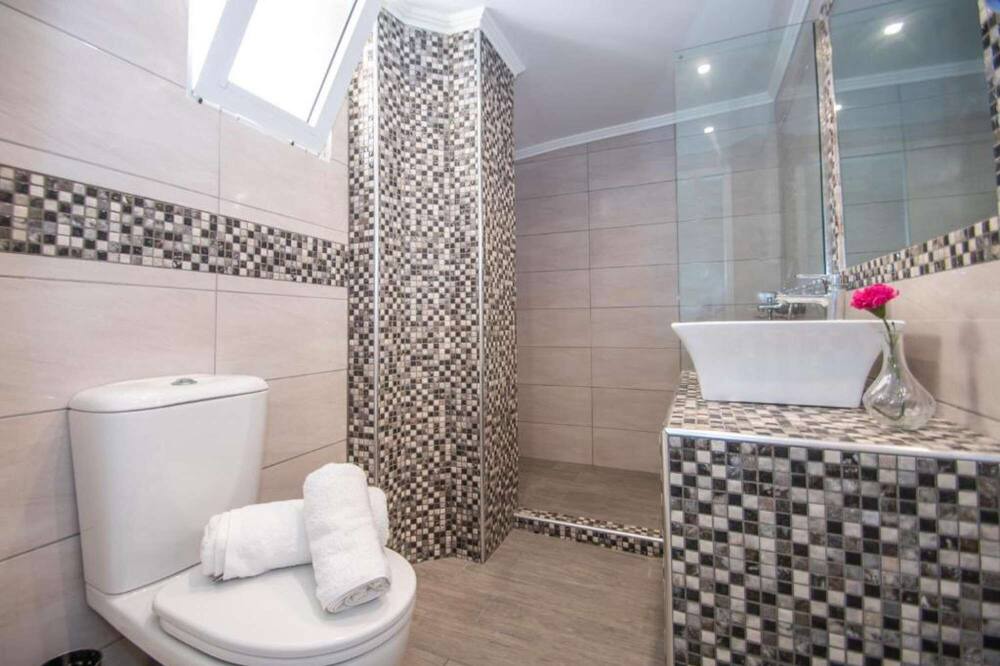 Photo of Bathroom in Alykes
