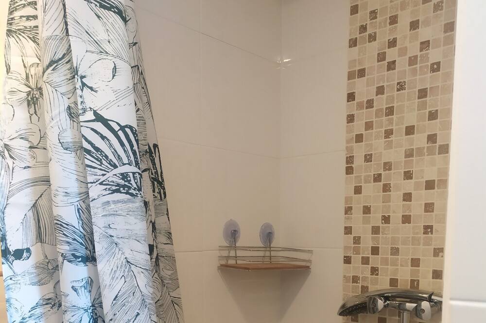 Photo of Bathroom in Fox-Amphoux
