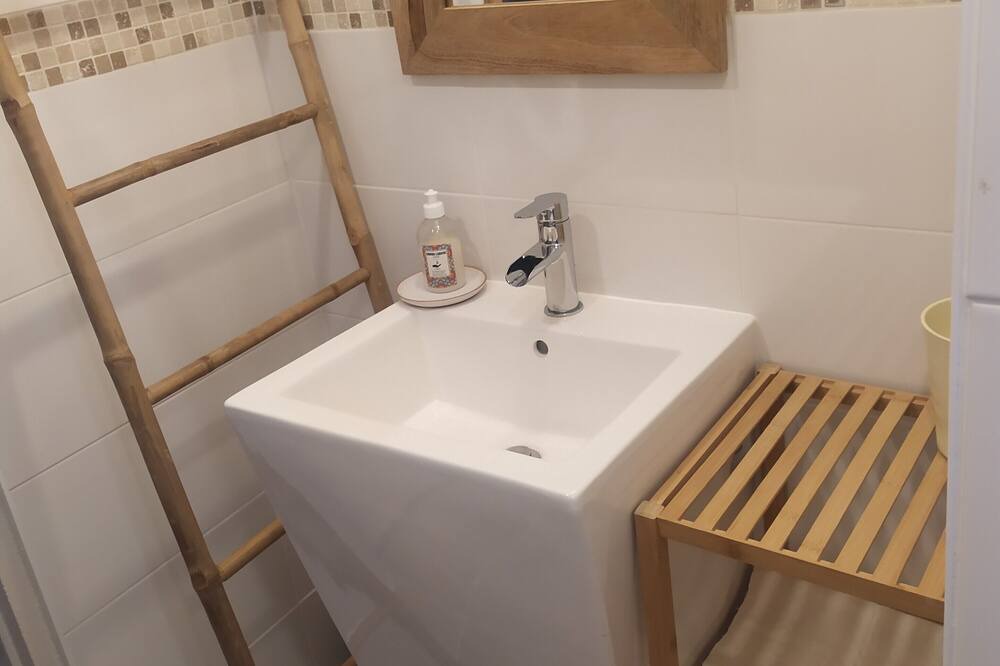 Photo of Bathroom in Fox-Amphoux