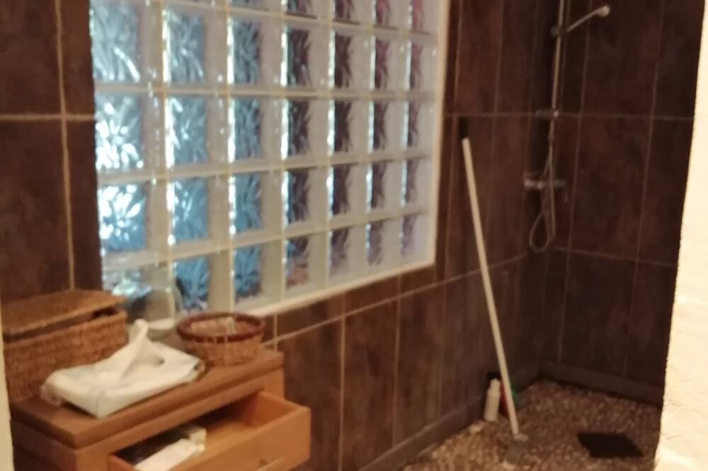 Photo of Bathroom in Trans-en-Provence