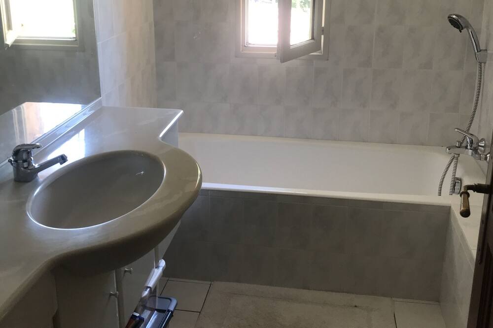 Photo of Bathroom in Seillans