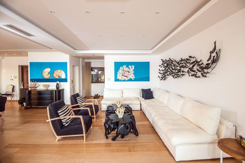 Photo of Livingroom in Plaka