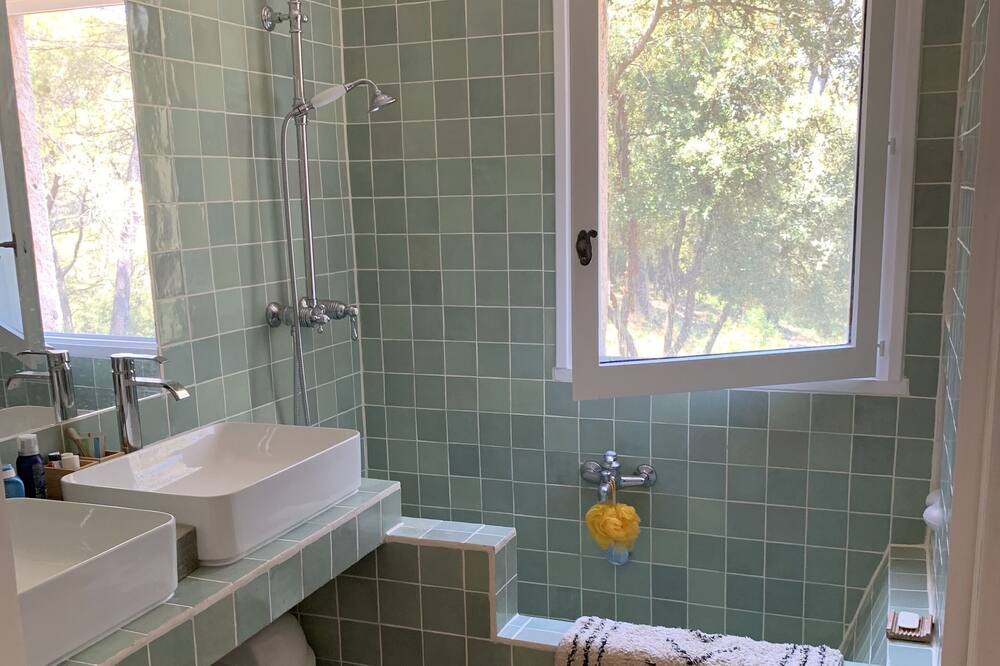 Photo of Bathroom in Pignans