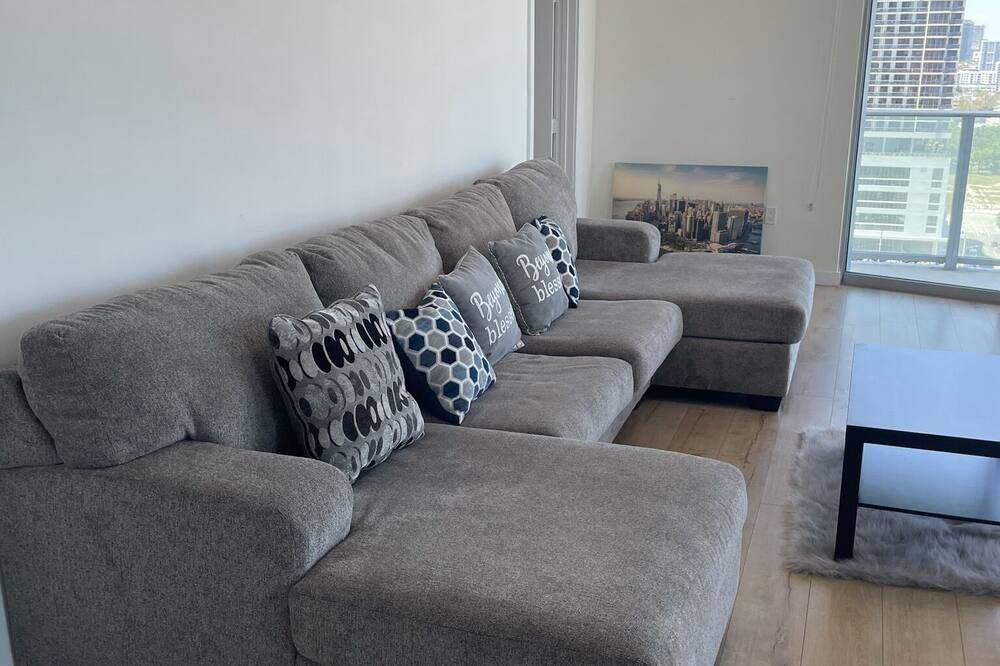 Photo of Livingroom in Town Square