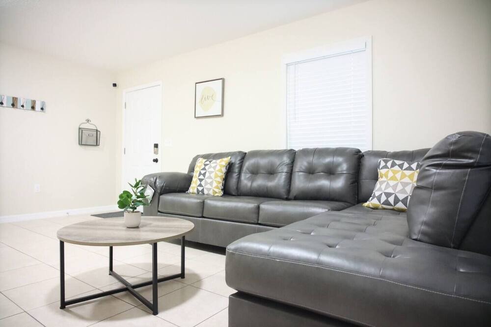 Photo of Livingroom in Lakeland
