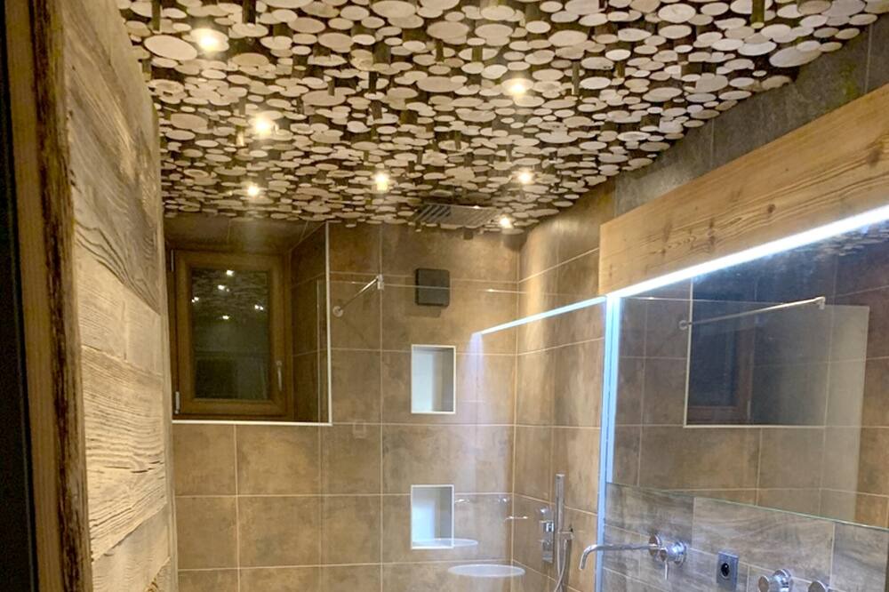 Photo of Bathroom in Sallanches