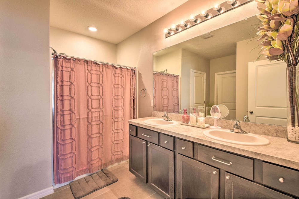 Photo of Bathroom in Balm