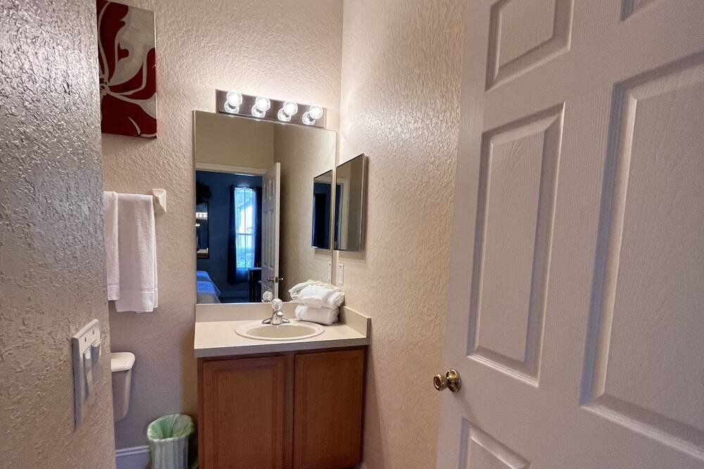 Photo of Bathroom in Regal Palms