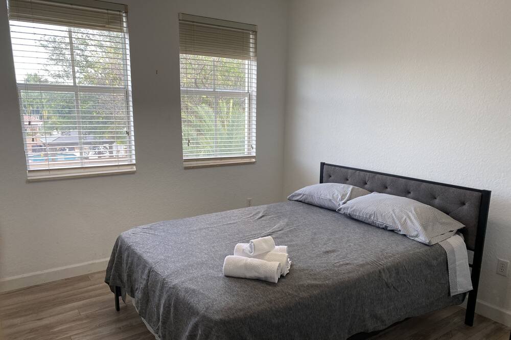 Photo of Bedroom in Tamiami