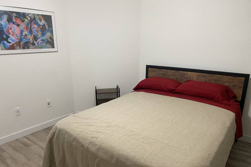 Photo of Bedroom in Tamiami