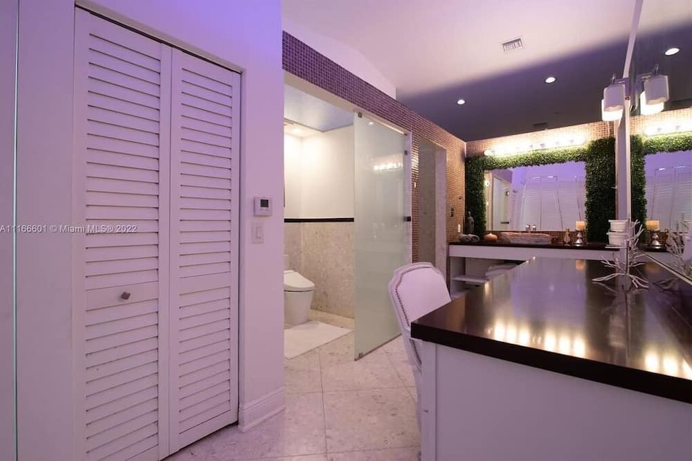 Photo of Bathroom in North Bay Village