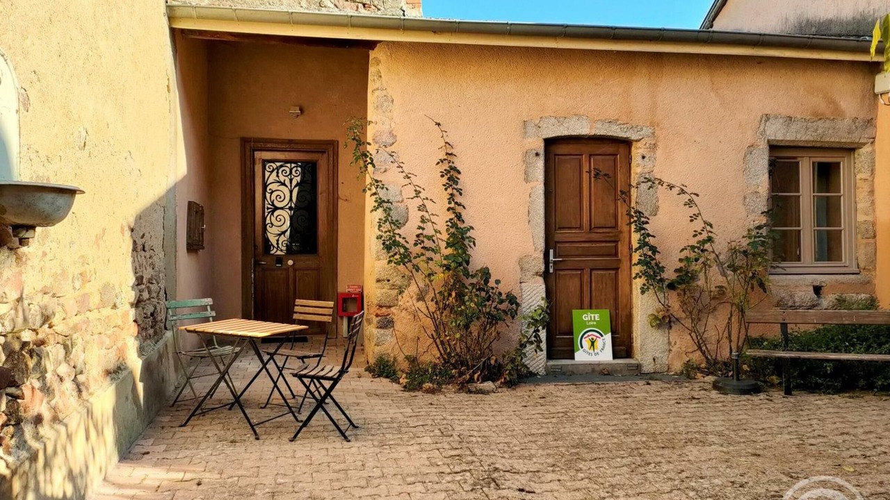 Photo of Patio Balcony in Saint-Haon-le-Chatel