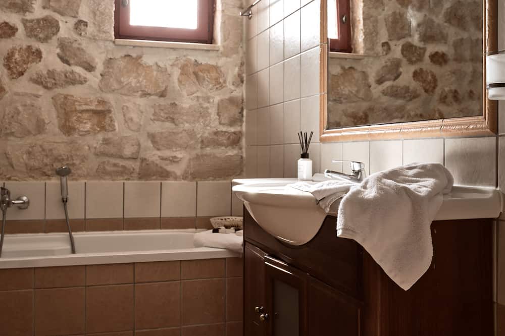Photo of Bathroom in Psarou
