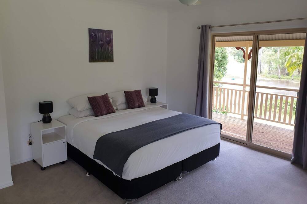 Photo of Bedroom in Willow Vale