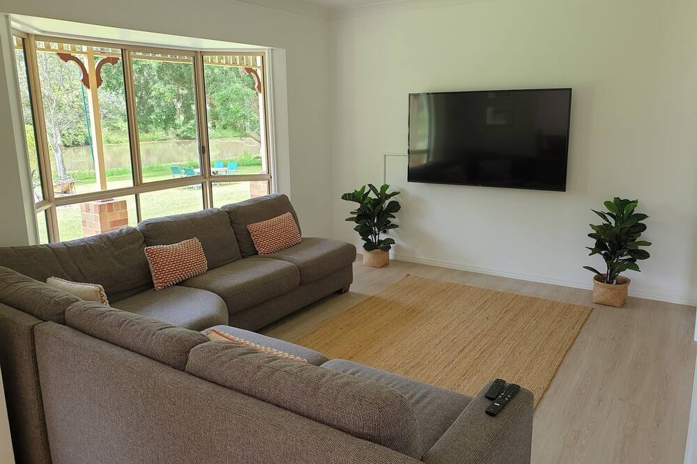 Photo of Livingroom in Willow Vale