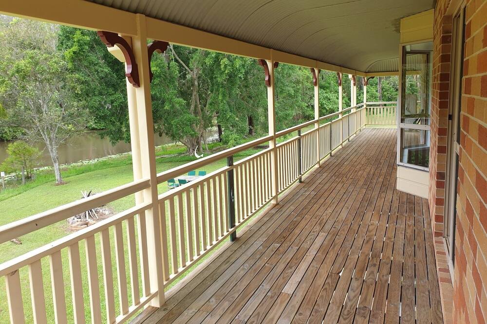 Photo of Patio Balcony in Willow Vale