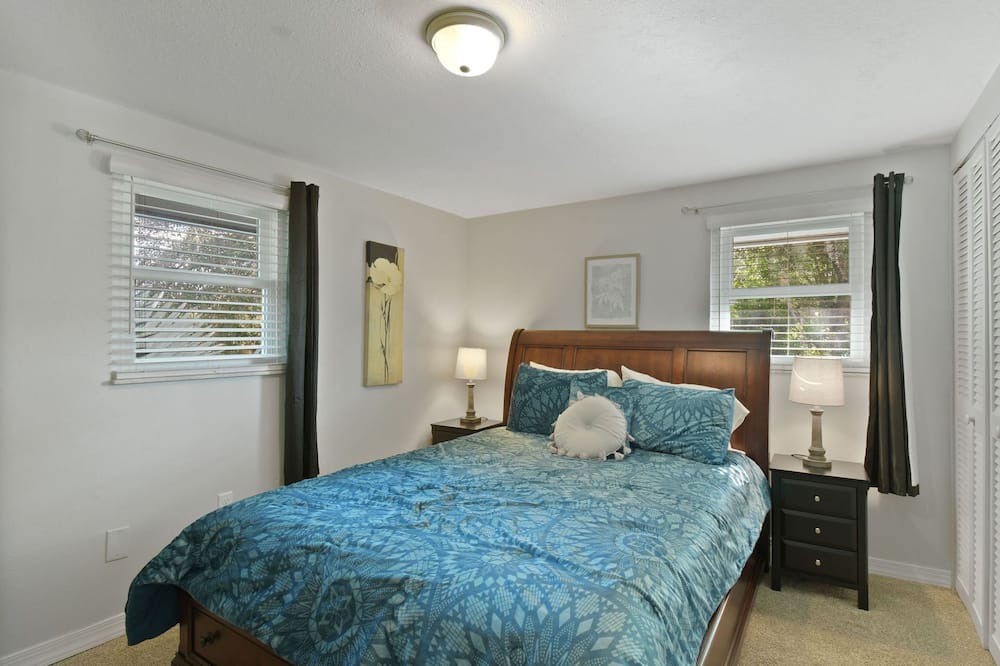 Photo of Bedroom in Babson Park