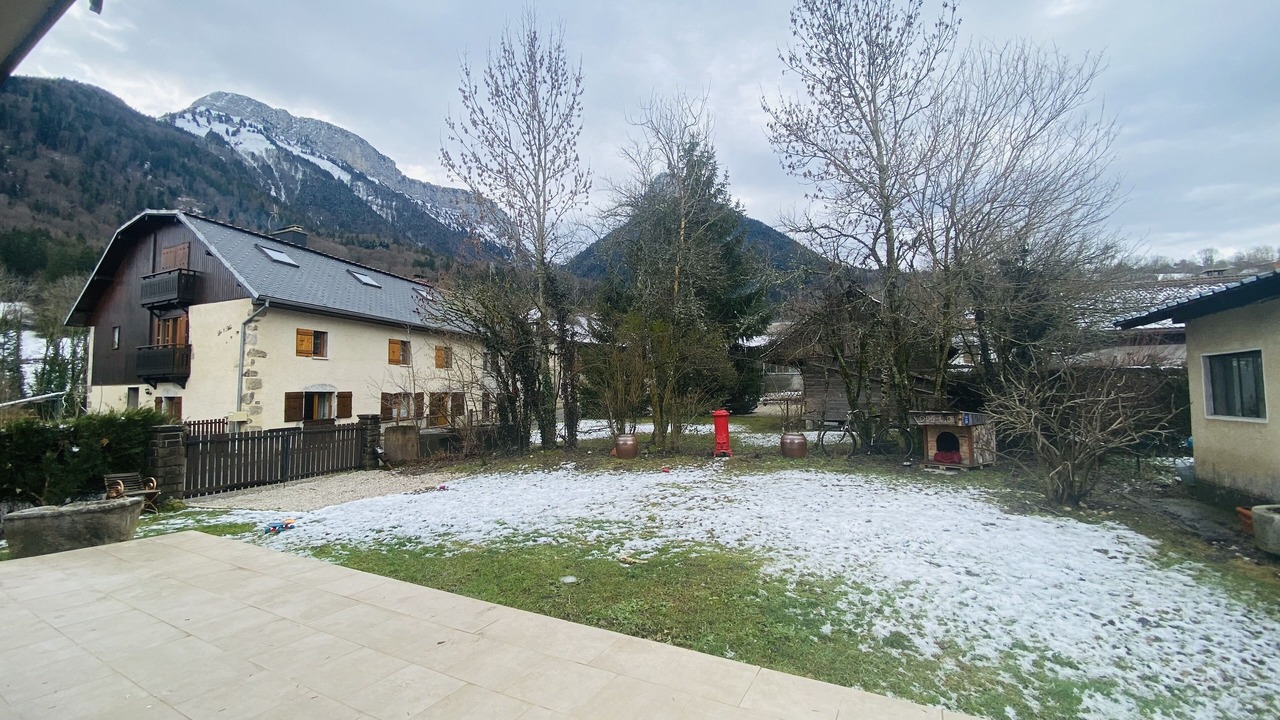 Photo of Outdoor in Alex