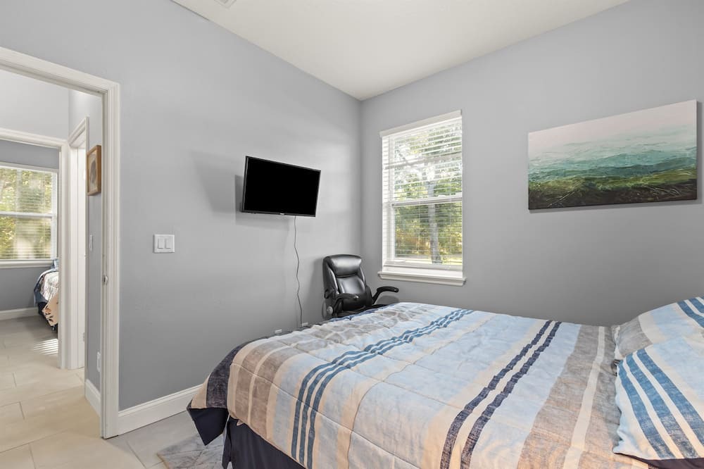 Photo of Bedroom in Clair-Mel City