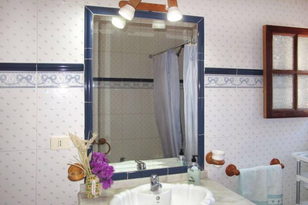 Photo of Bathroom in Buenavista del Norte