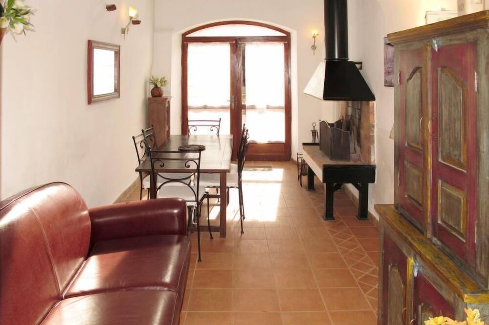 Photo of Livingroom in Ollieres