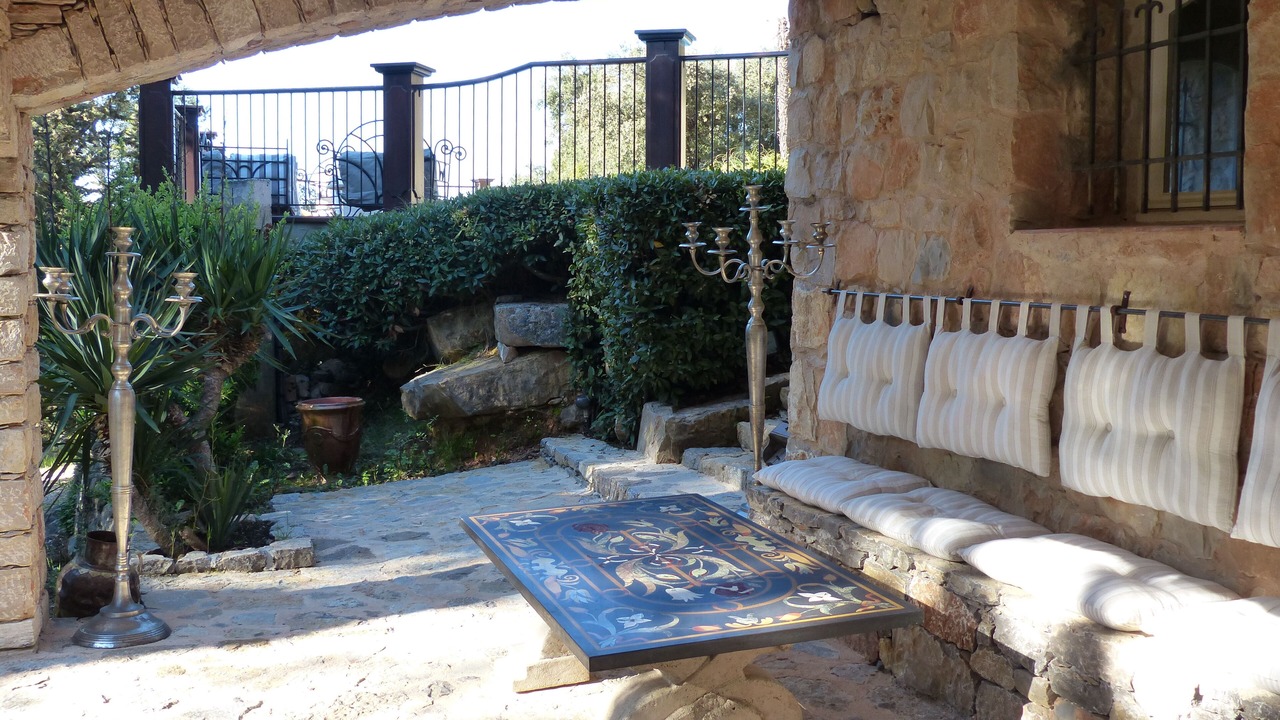 Photo of Patio Balcony in Entrecasteaux