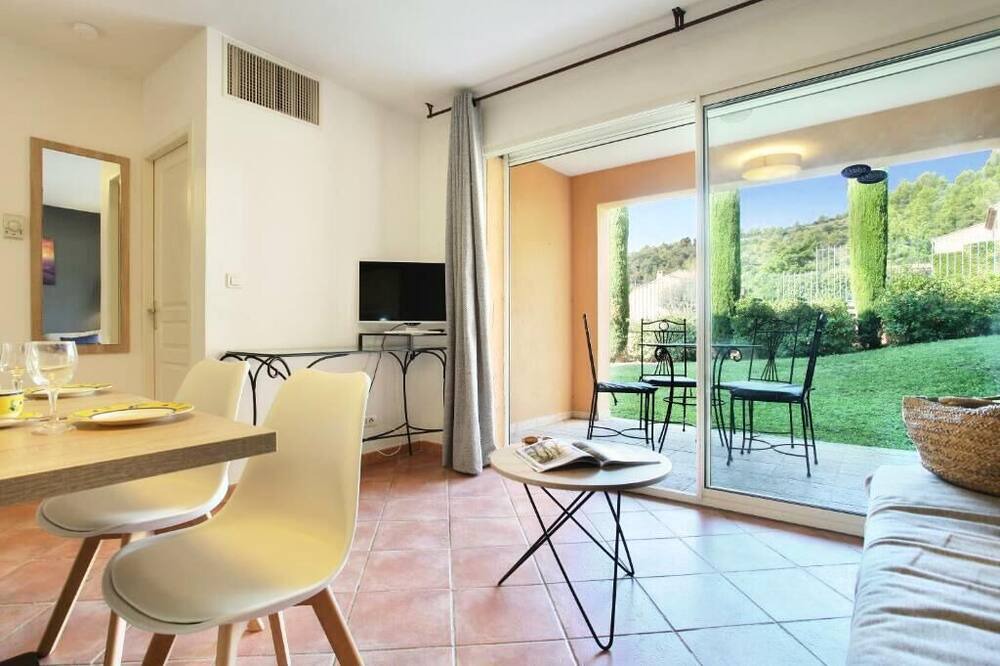 Photo of Bedroom in Greoux-les-Bains