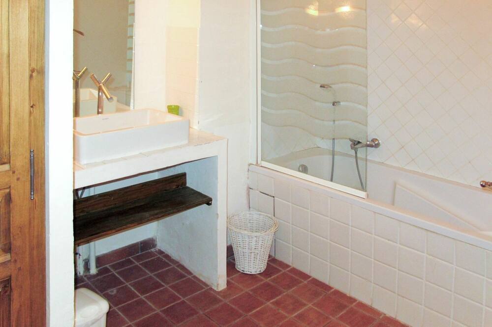 Photo of Bathroom in Ollieres