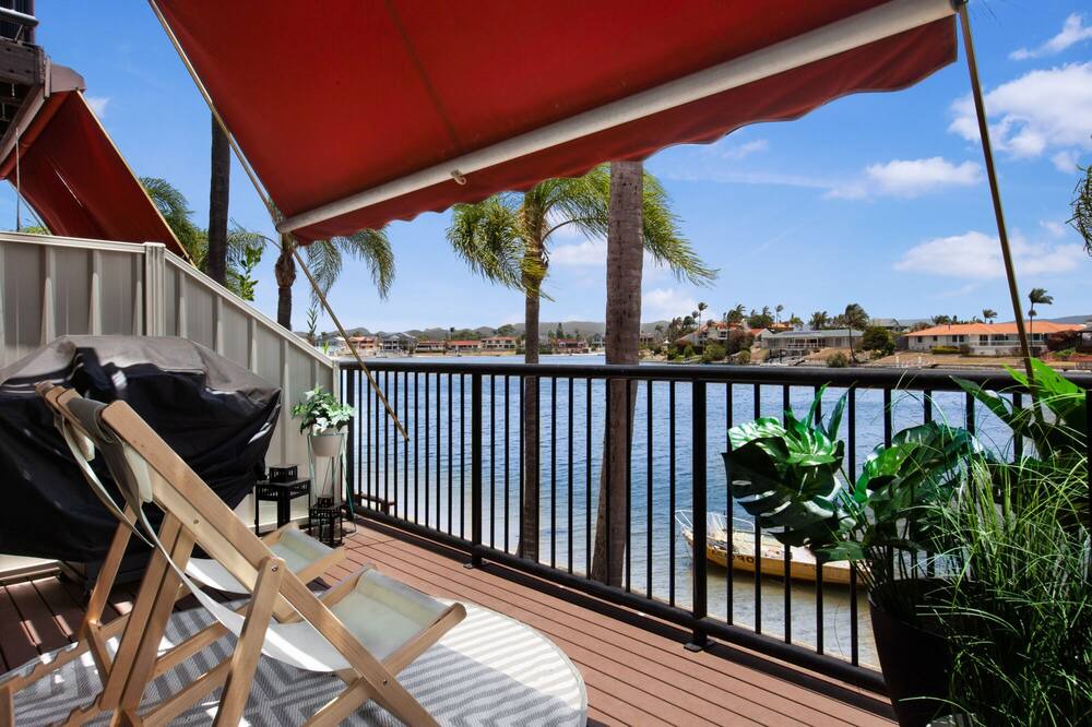 Photo of Patio Balcony in Mermaid Waters