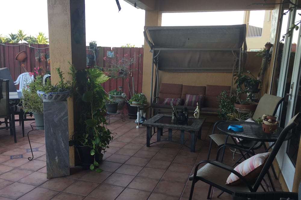Photo of Outdoor in Tamiami